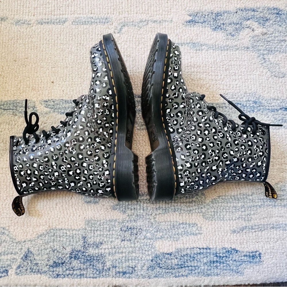 Dr. Martens 1460 RARE Hidden Skull Leopard Gun Metal GRAY 27652029 SIZE 7 - Picture 8 of 10